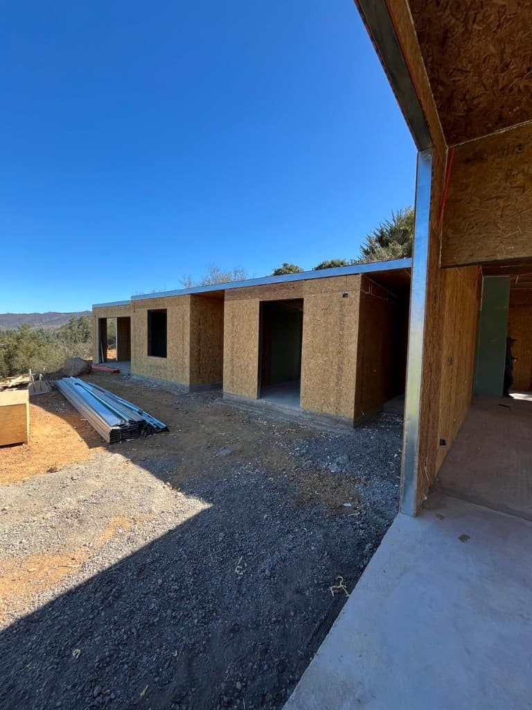 Paneles SIP OSB y Yeso Cartón RH en construcción Lolol Chile — 1